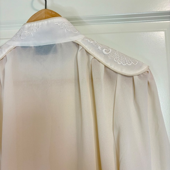 Vintage Robinson's Cream Polyester Blouse Wrap Collar Tassel Detail Women's Sz 8 - Picture 8 of 8